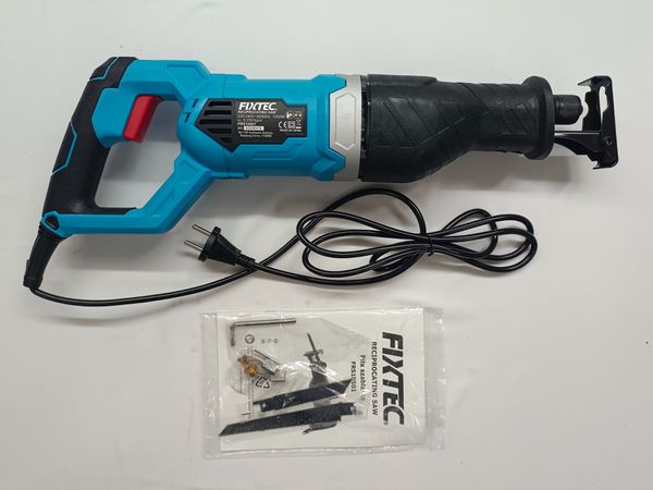 Máy cưa kiếm cầm tay FIXTEC FRS10501 Công suất 600W