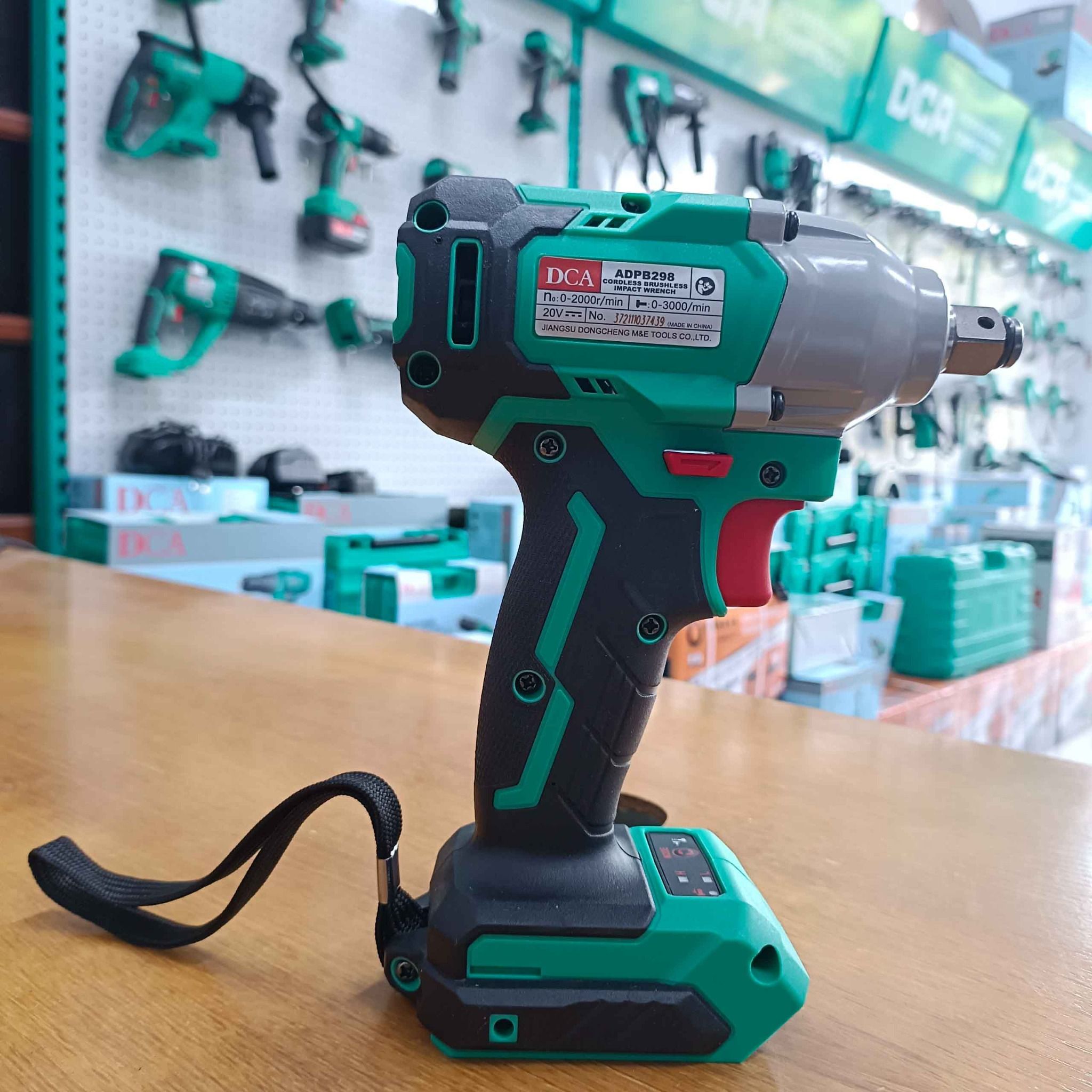  Máy Siết Bolong DCA ADPB298BM dùng pin 