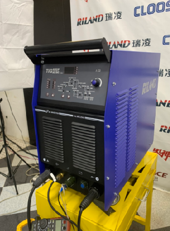 Máy Hàn RILAND 400PAC/DC