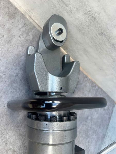 Máy uốn thuỷ lực phi 22 Lucian, Máy vam sắt thép D22, Máy uốn thuỷ lực cầm tay D22, Máy uốn thép cầm tay phi 22, Máy bẻ mỏ thép, Máy uốn mỏ thép phi 22