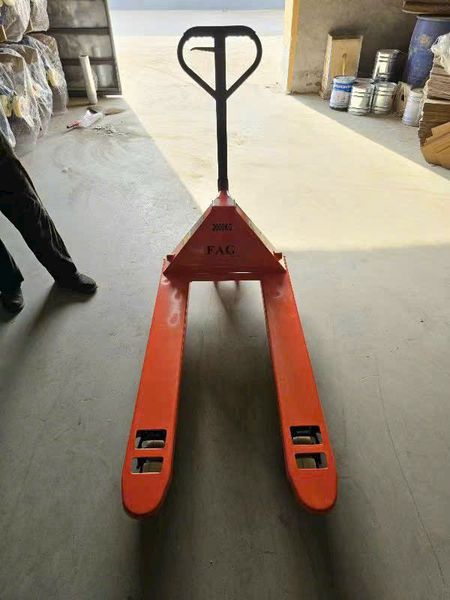 Xe nâng tay thấp 2 tấn, Xe nâng tay 2 tấn, Xe đẩy tay 2 tấn, Xe nâng thuỷ lực, Xe nâng Kenbo, Xe nâng tay 2 tấn, Xe nâng hai càng 2 tấn, Xe nâng Palet 2 tấn, Xe nâng Pallet 2 tấn, Xe nâng hàng 2 tấn