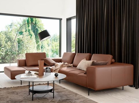 3700AD260037075-ban-tron-phong-khach-Madrid-coffee-table-glass-BoConcept