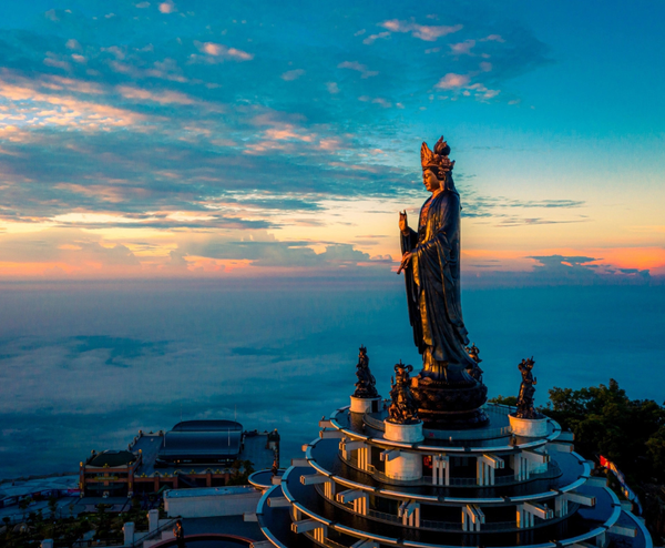  TÂY NINH: NÚI BÀ – ĐỈNH VÂN SƠN – BUFFET NĂM CHÂU 1 NGÀY 