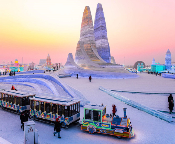  CÁP NHĨ TÂN: LÀNG HƯƠNG TUYẾT – MẪU ĐƠN GIANG – THẾ GIỚI BĂNG TUYẾT” “LỄ HỘI BĂNG ĐĂNG QUỐC TẾ