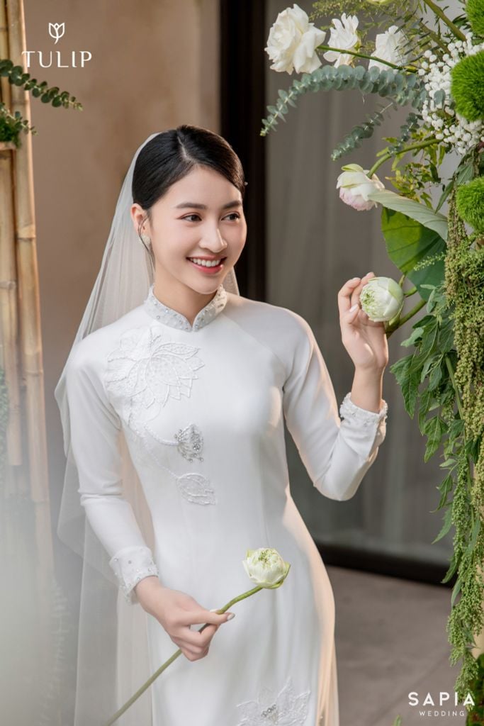 ÁO DÀI BẠCH LIÊN