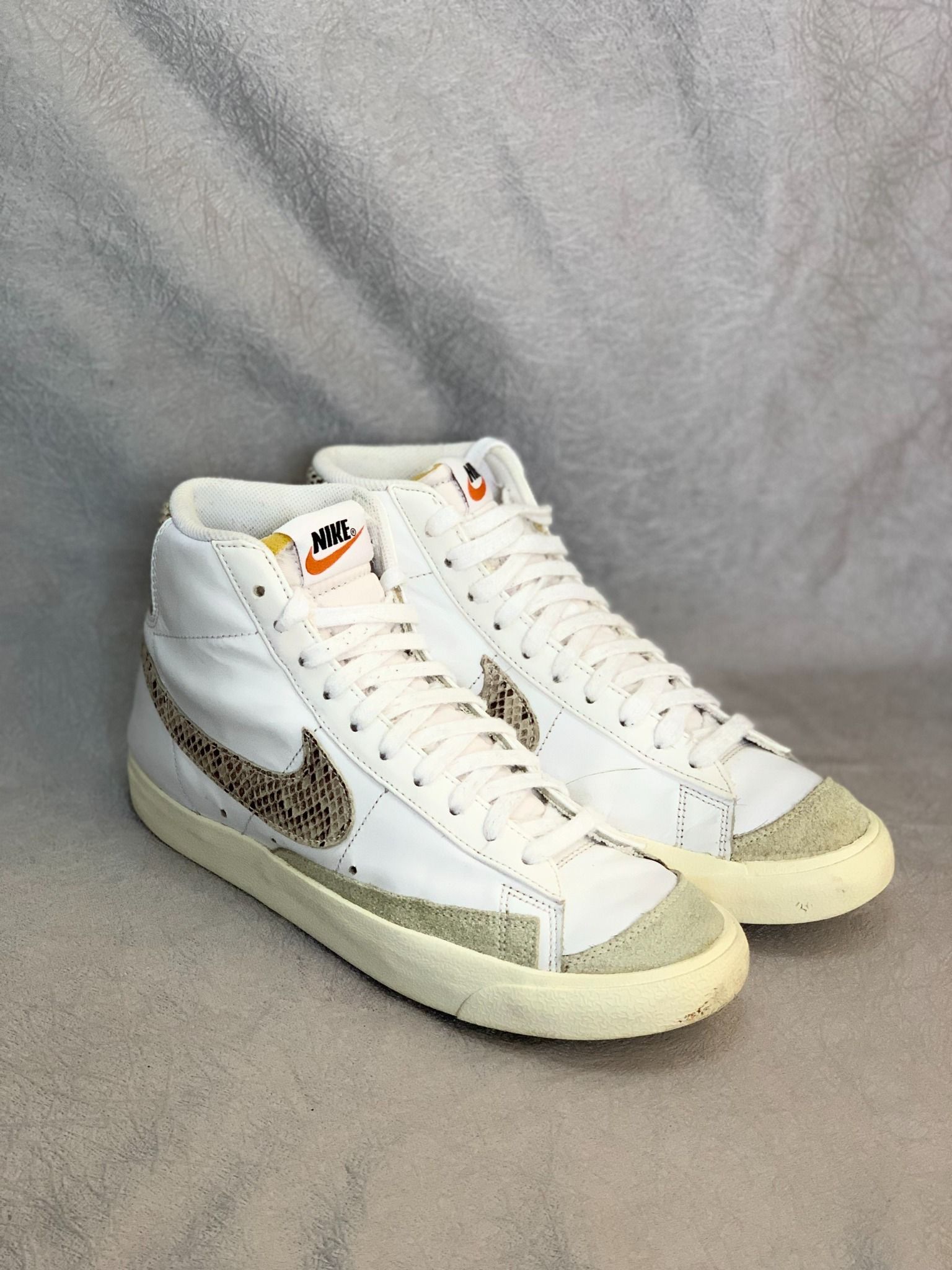 Nike blazer mid on sale 77 vintage snakeskin swoosh