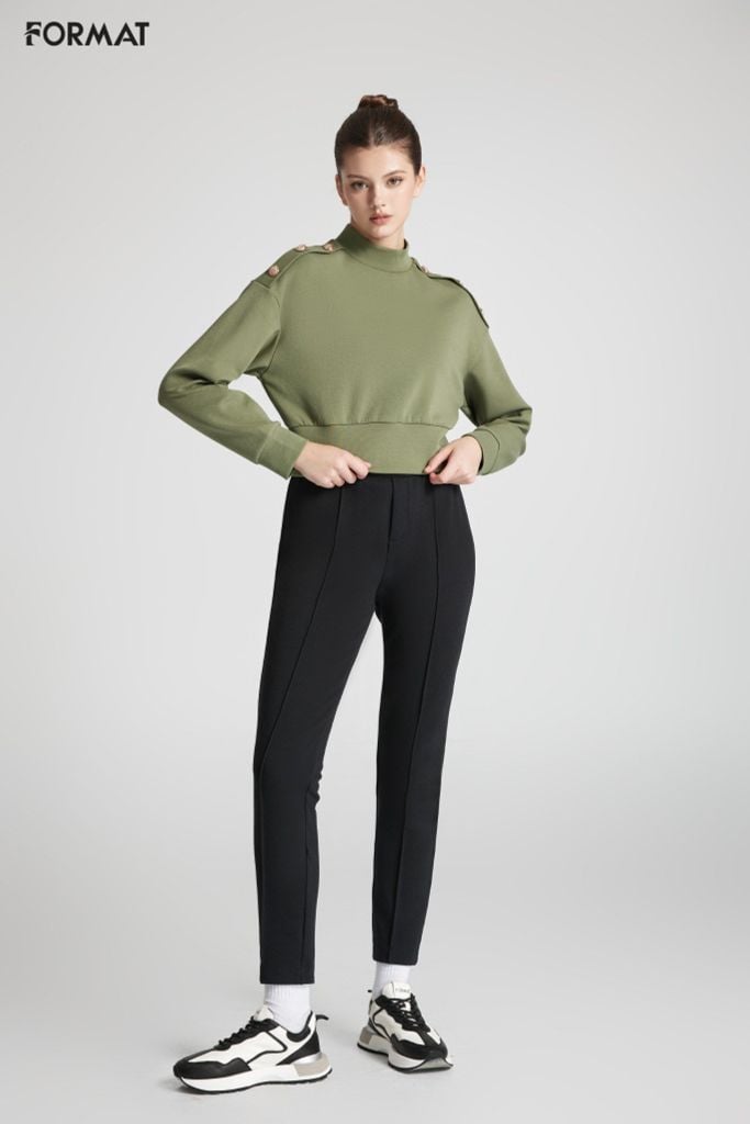 Áo Sweatshirt nữ đính cúc trang trí B9SWS505N