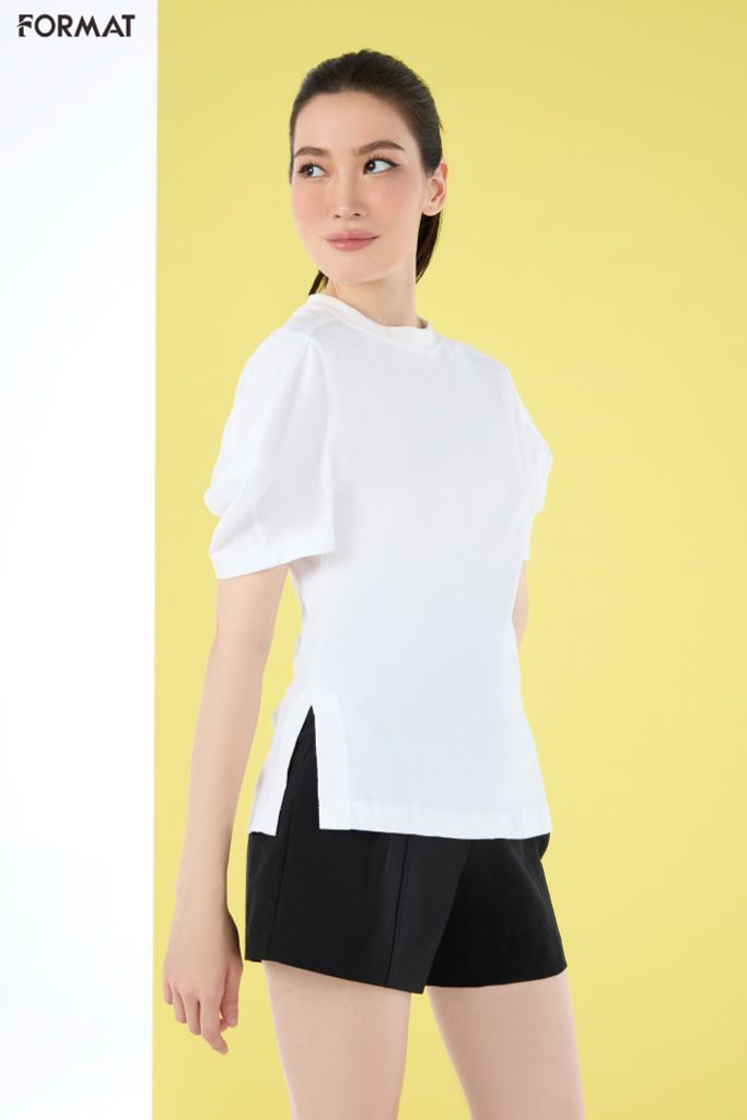 Áo T-shirt nữ ngắn tay xẻ gấu, thêu chữ 