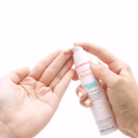  Kem Làm Giảm Mụn Trứng Cá Và Vết Thâm Eau Thermale Avene Triacneal Expert Emulsion 30ml 