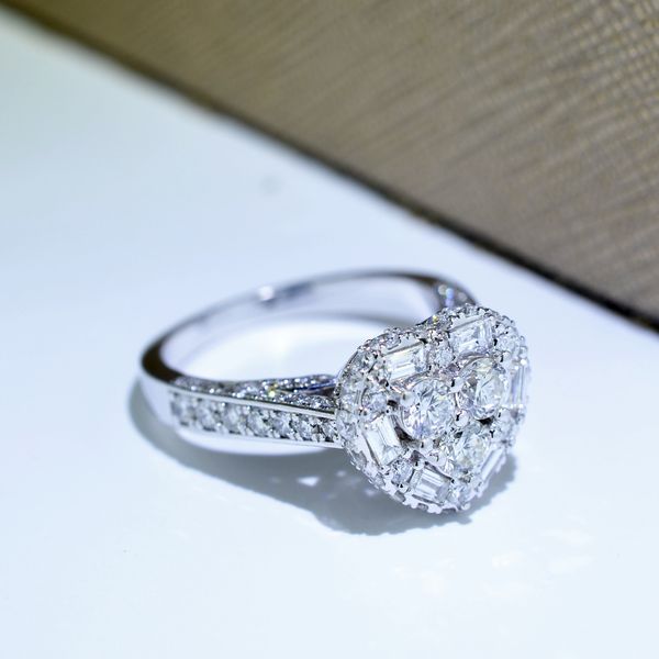  FEMALE DIAMOND RING 5011 (NHẪN NỮ KIM CƯƠNG 5011) 