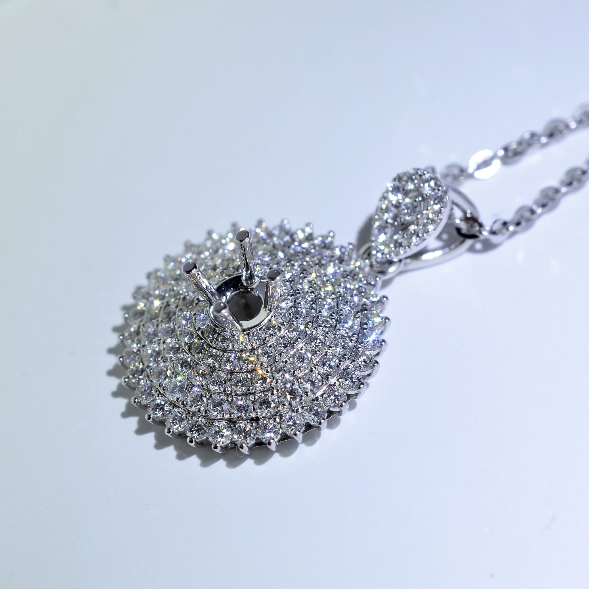  HALO DIAMOND PENDANT 750 6.5MM (MẶT DÂY KIM CƯƠNG HALO 750 6.5LI) 