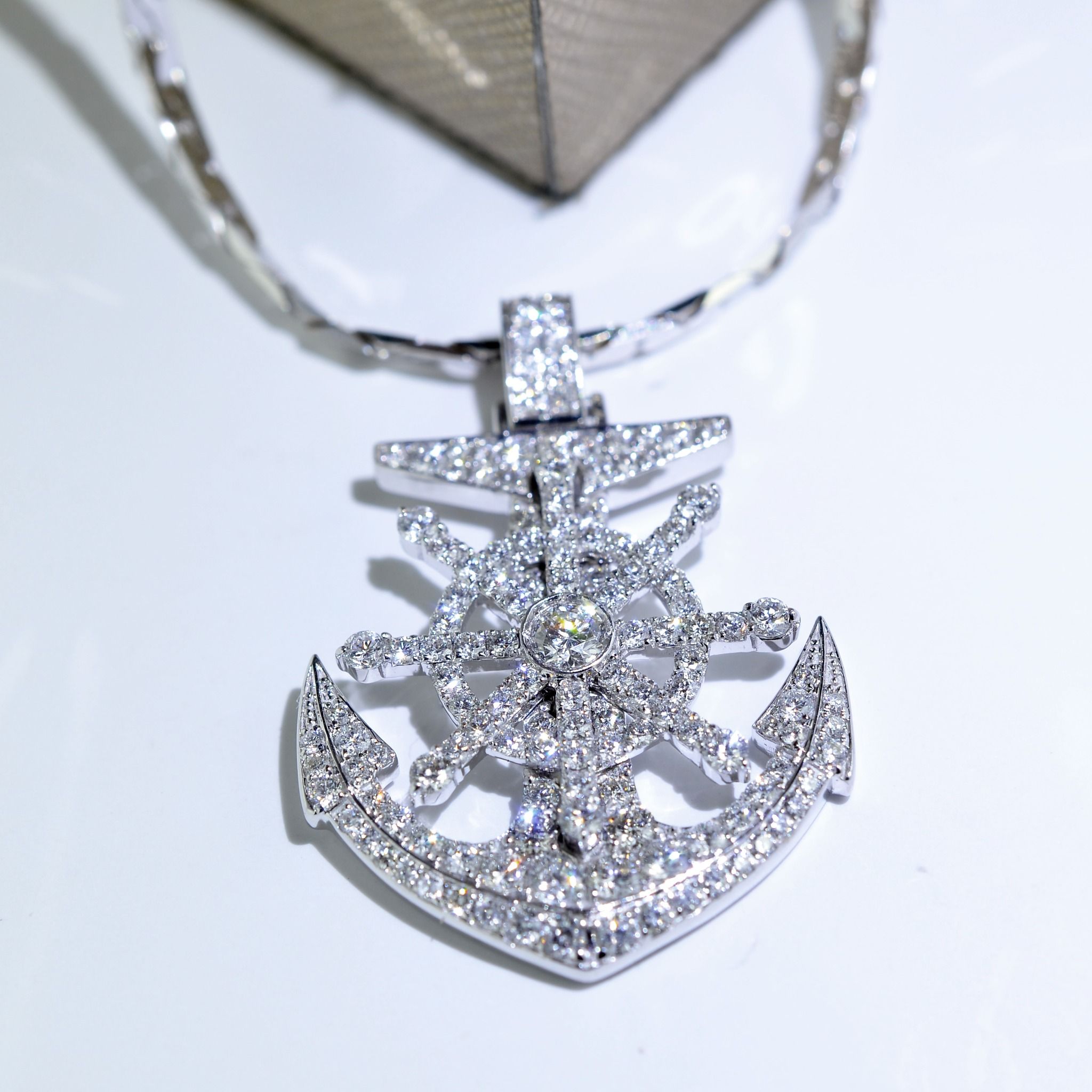  ANCHOR DIAMOND PENDANT (MẶT DÂY KIM CƯƠNG MỎ NEO) 