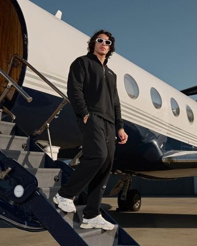  520 - Sunday Quarter Zips - Black 