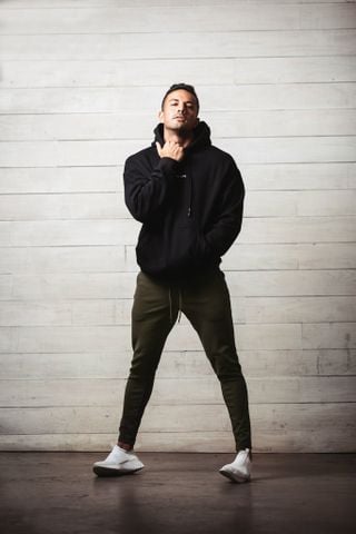  ALPHALETE FITTED HOODIE - BLACK 