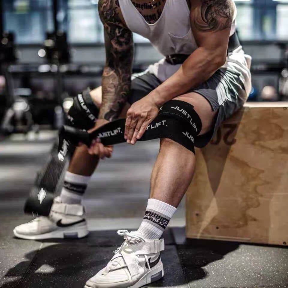 JUST LIFT. KNEE/ELBOW WRAPS BLACK/WHITE LukeAesthetic