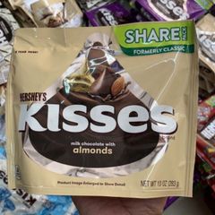 Hershey's Kisses Milk Chocolate with Almonds 283g