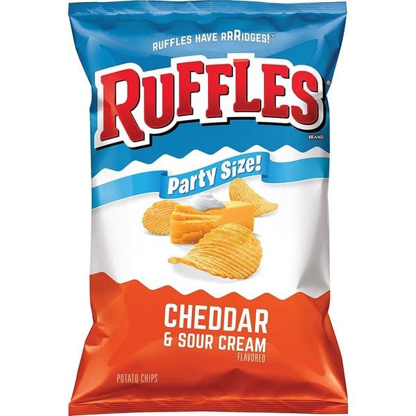 Snack Ruffles Cheddar and Sour Cream Potato Chips 148.2g