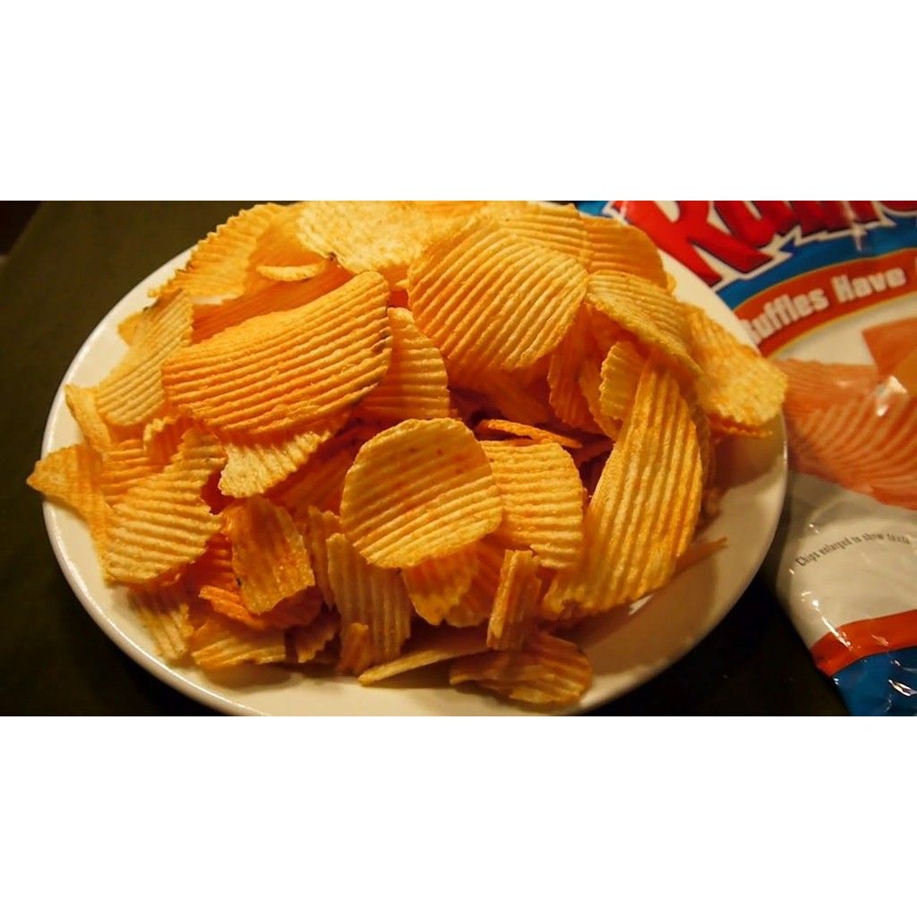 Snack Ruffles Cheddar and Sour Cream Potato Chips 148.2g