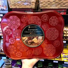 Hộp Bánh Quy đỏ Member's Mark European Chocolate Cookies (Mẩu mới)