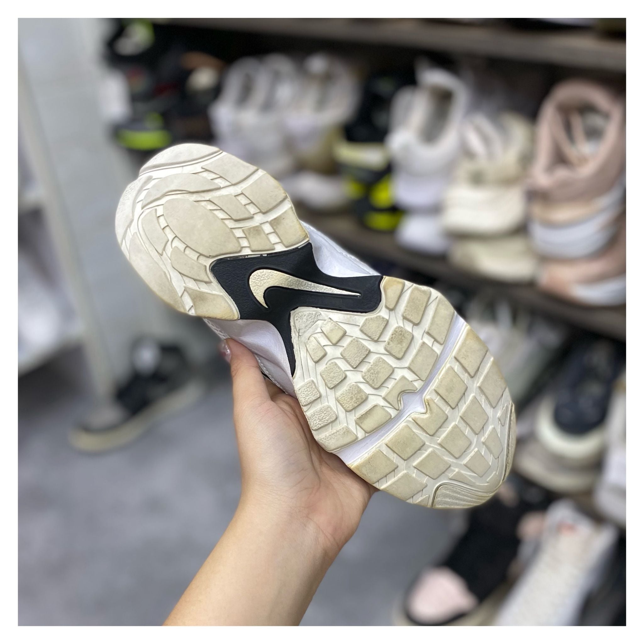 G2h Nike Air Heights White Black Giày bám bụi - Main Image