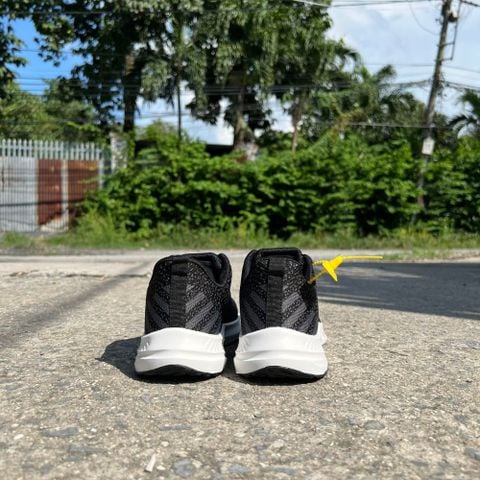  Giày Chạy Bộ Goya GY238 - Đen Trắng 