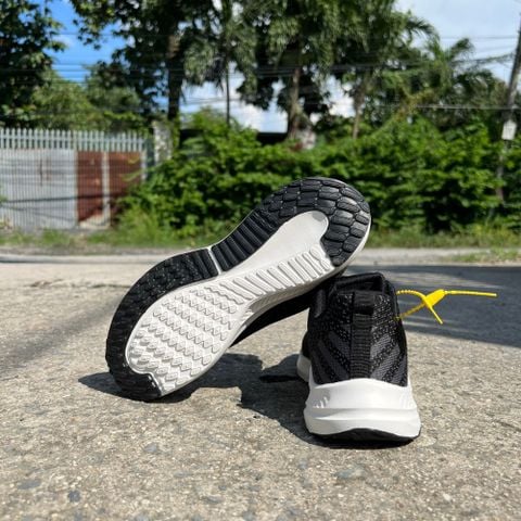  Giày Chạy Bộ Goya GY238 - Đen Trắng 