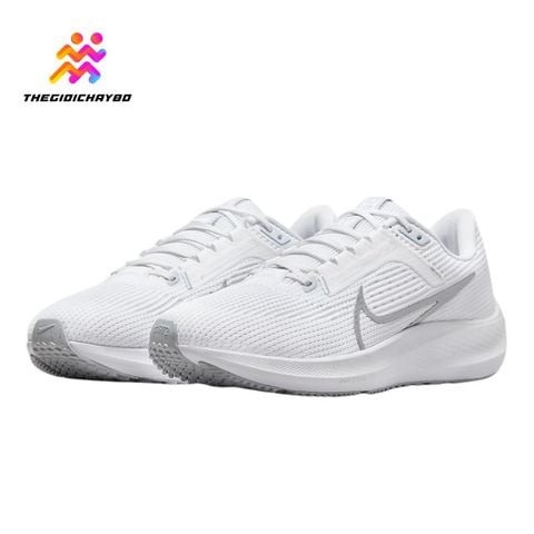  [MUA 1 ĐÔI GIẢM 35%, MUA 2 ĐÔI GIẢM 50%] Giày Chạy Bộ Nữ Nike Pegasus 40 - White & Metallic Silver 