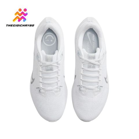  [MUA 1 ĐÔI GIẢM 35%, MUA 2 ĐÔI GIẢM 50%] Giày Chạy Bộ Nữ Nike Pegasus 40 - White & Metallic Silver 