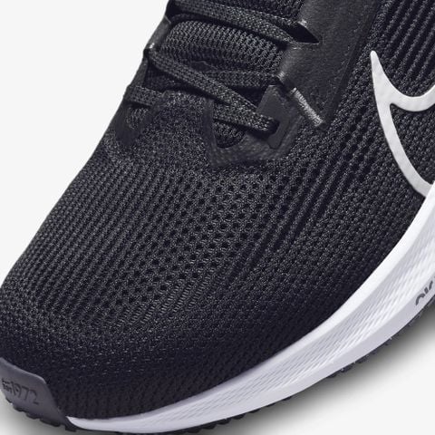  Giày Chạy Bộ Nam Nike Air Zoom Pegasus 40 – Black/Light Crimson/White 