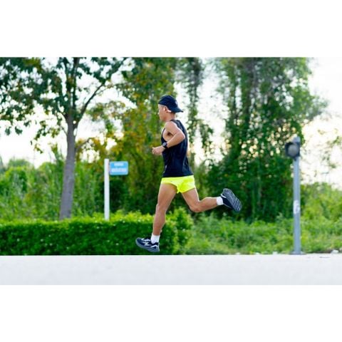  Áo Chạy Bộ Singlet Nam Motive SLM102 - Màu Đen 