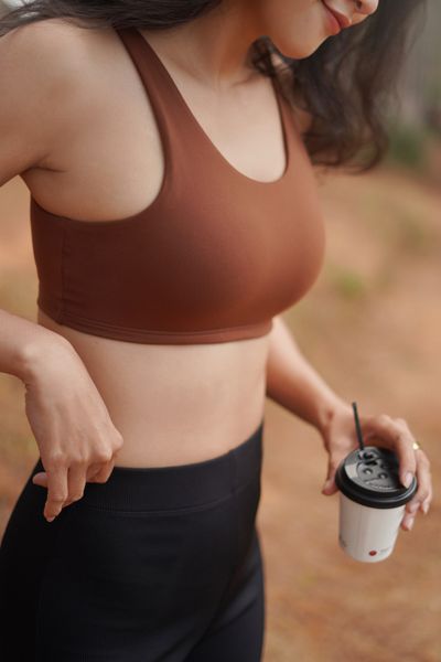  Matching Sets Áo Basic Nâu Đậm-Quần Loe Gân Đen 