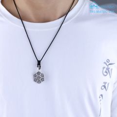 Mặt dây chuyền bạc khắc Om Mani Padme Hum biểu tượng Chày Kim Cang (TRS MATDC 118)