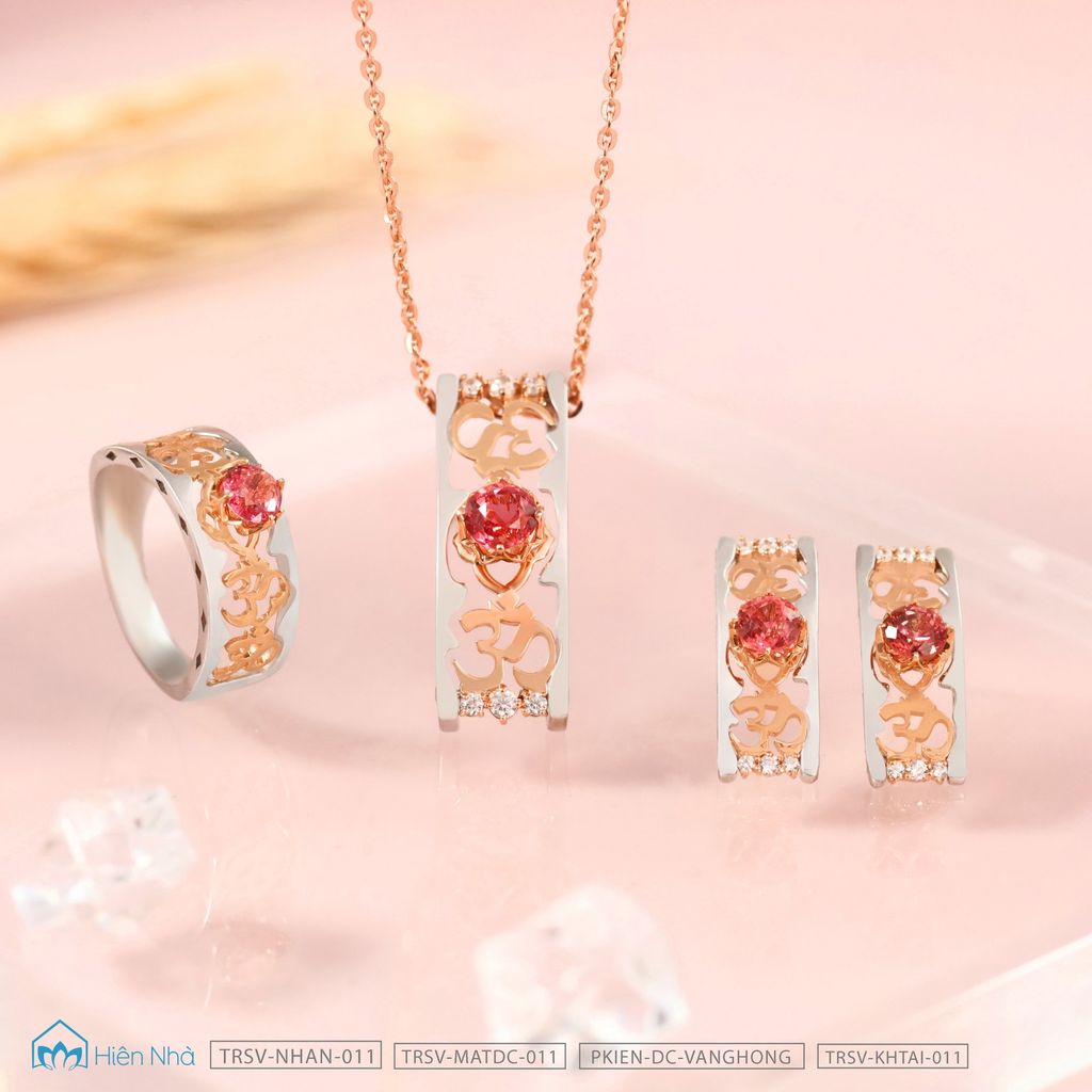 Nhẫn bạc cao cấp chữ Om đính đá Spinel