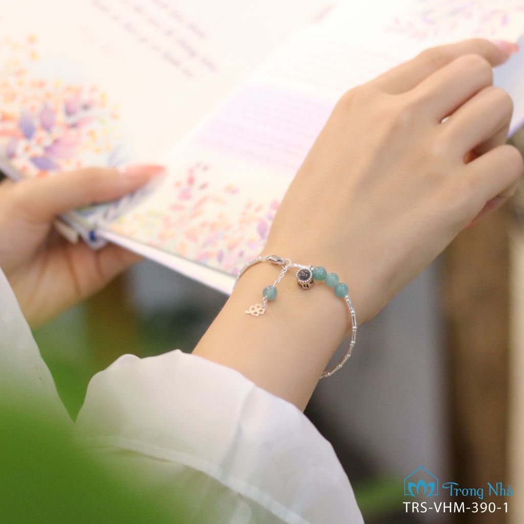 Vòng lam ngọc mix charm treo Quan Âm phổ chiếu (trs vhm 390)