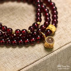 Vòng tay garnet 4 li cuốn 3 mix charm vàng phổ chiếu chú đại bi (TRSV VHM 041)
