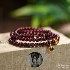 Vòng tay garnet 4 li cuốn 3 mix charm vàng phổ chiếu chú đại bi (TRSV VHM 041)