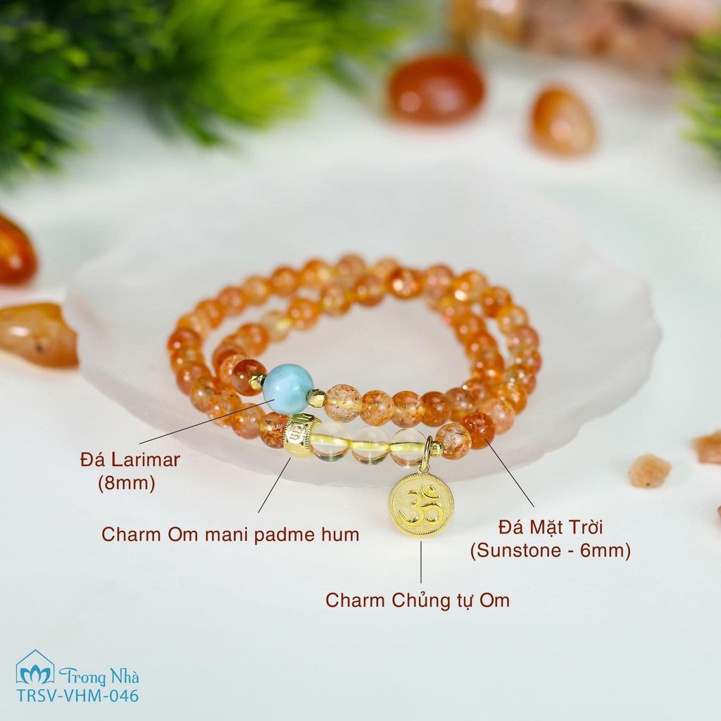 Vòng tay đá Mặt Trời chủng tự Om, Vòng handmade sunstone cuốn đôi mix charm Om vàng ( TRSV VHM 046 )