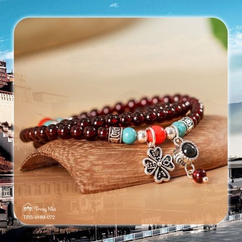 Vòng Garnet 4 li cuốn 3 mix Ngọc lam và charm Om mani (TRS VHM 072 )