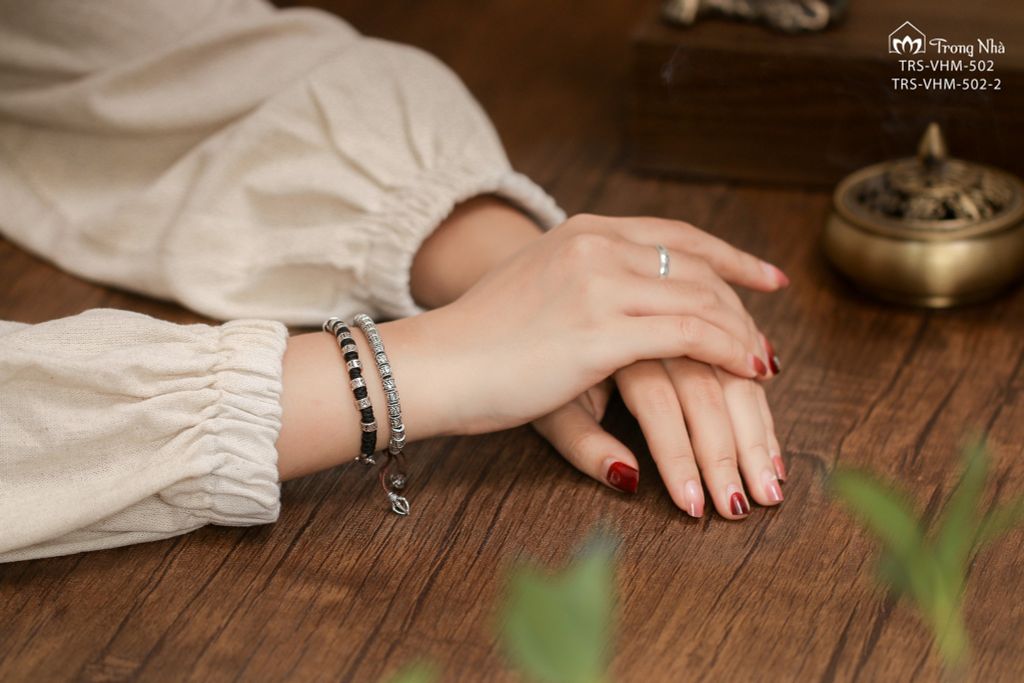 Vòng tay tết dây siêu biến chú Om Mani Padme Hum ( VHM 502 )