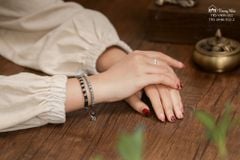 Vòng tay tết dây siêu biến chú Om Mani Padme Hum ( VHM 502 )