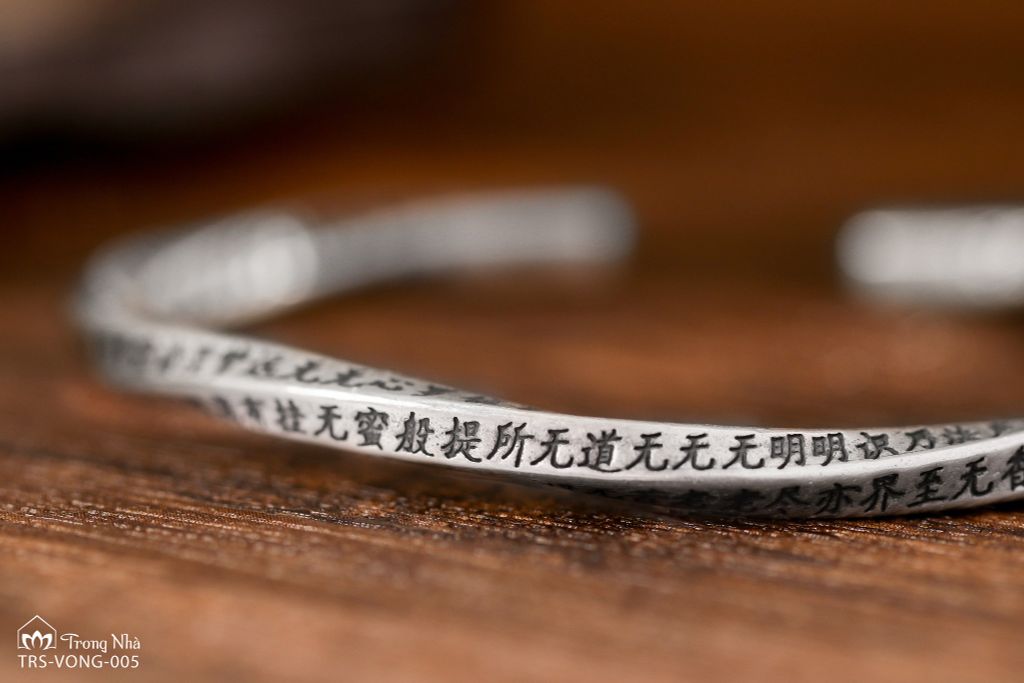 Vòng bạc kim cang xoắn khắc bát nhã tâm kinh ( TRS VONG 005 )