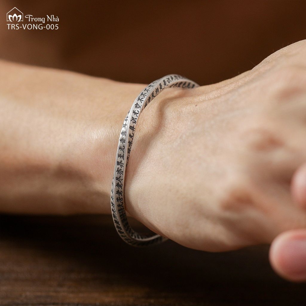 Vòng bạc kim cang xoắn khắc bát nhã tâm kinh ( TRS VONG 005 )