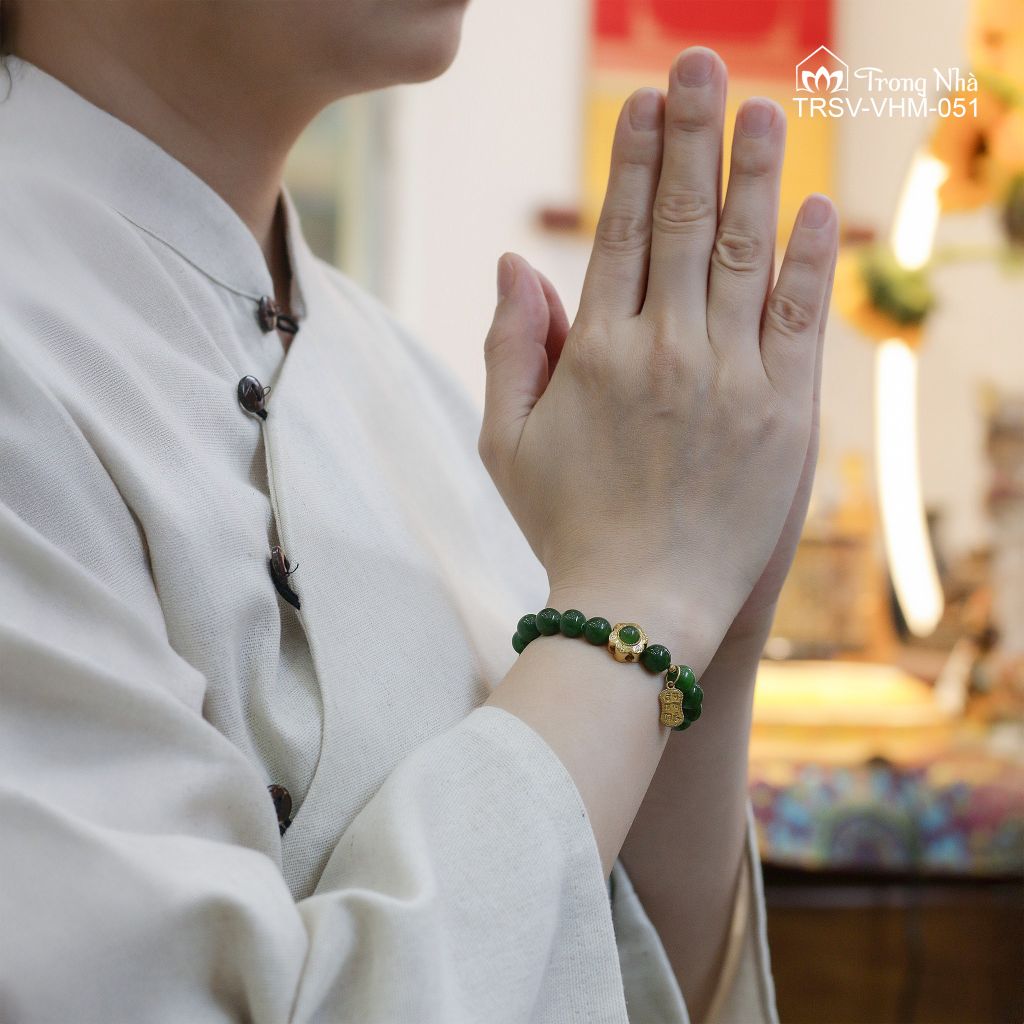 Vòng ngọc bích charm om mani vàng đính ngọc ( TRSV VHM 051 )