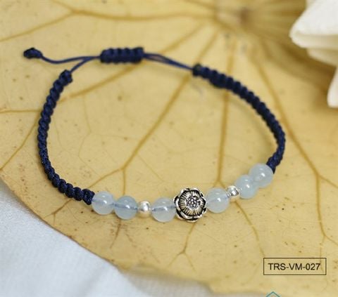 Vòng tết dây xanh coban mix đá aquamarine charm sen