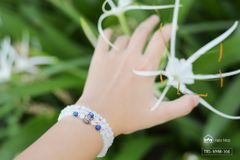 Vòng moonstone 4 ly cuốn 3  mix đá kyanite và charm cầu Om