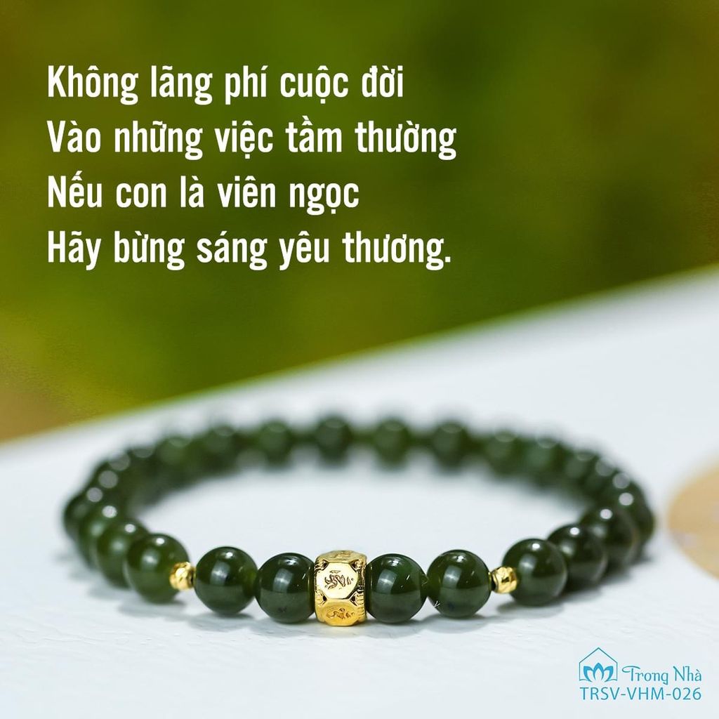 Vòng Ngọc Bích 6 li mix charm vàng Om Mani Padme Hum (TRSV VHM 026)