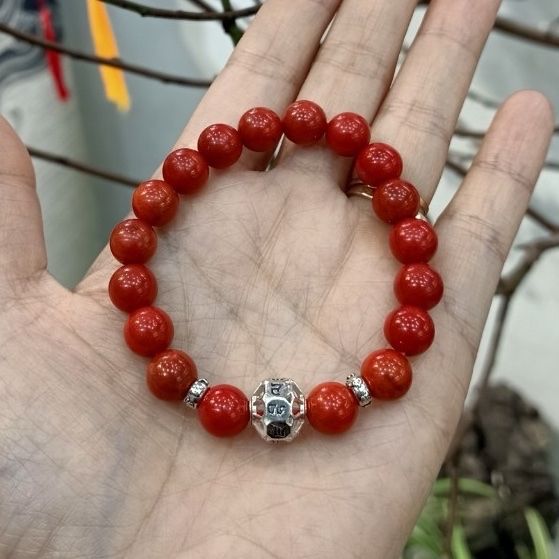 Vòng san hô đỏ mix charm bạc ( VHM 516 )