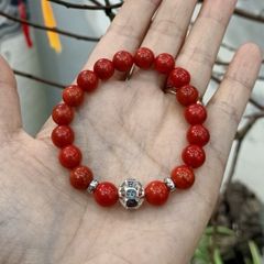 Vòng san hô đỏ mix charm bạc ( VHM 516 )