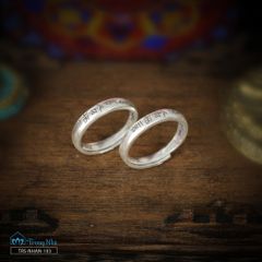 Nhẫn bạc khắc thần chú Om Mani Padme Hum tiếng Tạng (TRS NHAN 103)