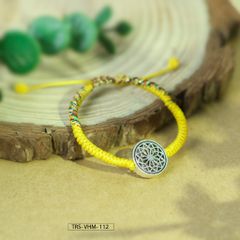 Vòng tết dây vàng charm Mandala bé (TRS VHM 112)